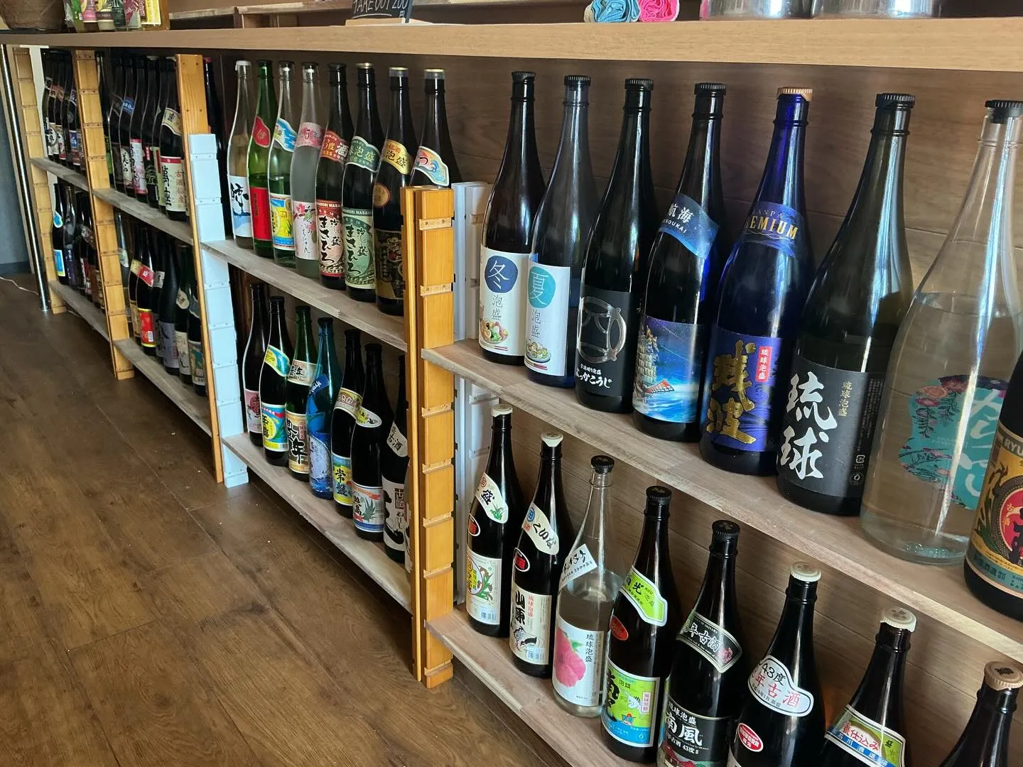 カウンター下に棚作りました